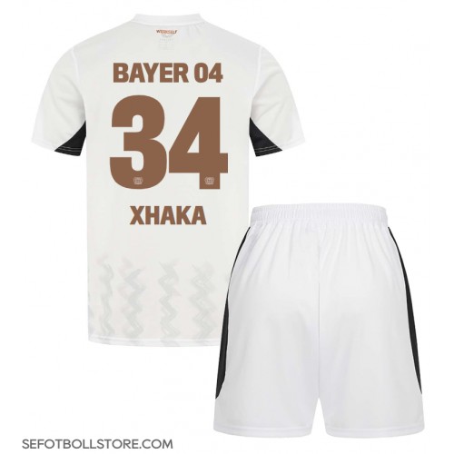 Bayer Leverkusen Granit Xhaka #34 Replika babykläder Bortaställ Barn 2024-25 Kortärmad (+ korta byxor)